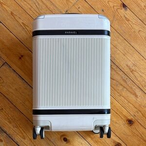 Paravel Aviator Carry-On Suitcase – Beige/Neutral – Sustainable Travel – Used